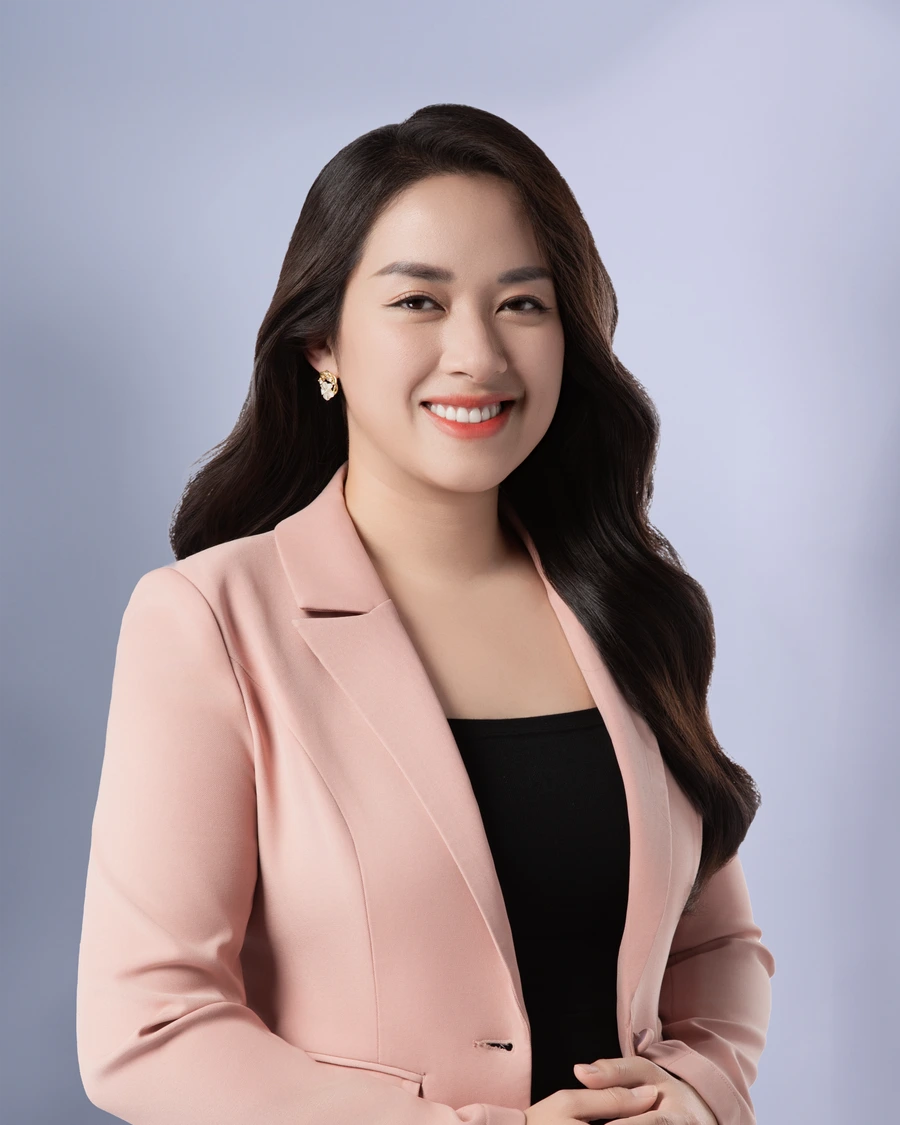 Mrs. Nguyễn Phương Anh